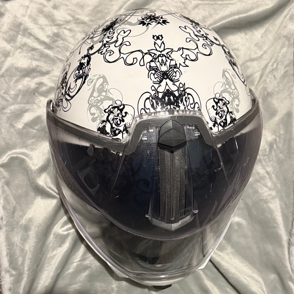 Womens Skidoo White and Black Graphic snowmobile Modular2 Helmet